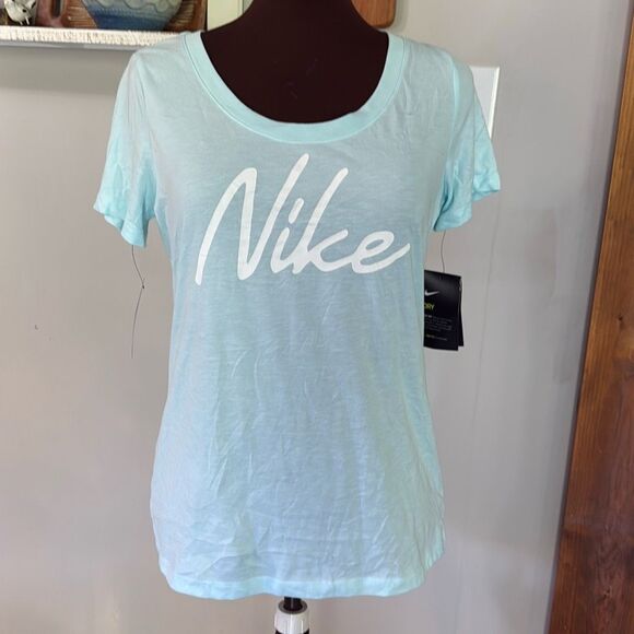 NWT Nike t shirt women’s size small turquoise standard fit soft gym workout hiki - Picture 1 of 11